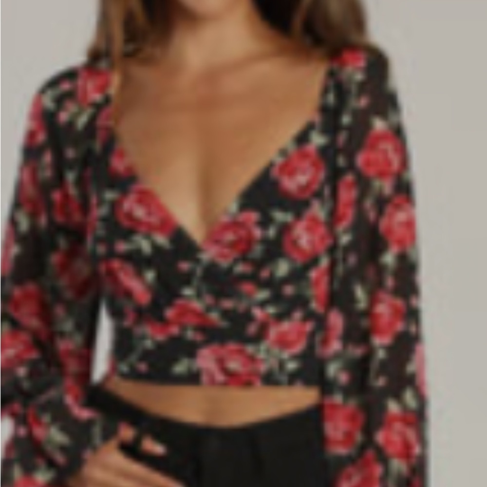 Flirty Mood Black Floral Print Surplice Crop Top